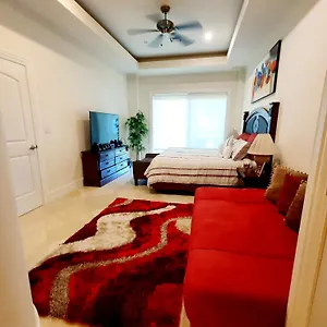 https://villa-segovia-landmark-by-the-sea.allrivieramayahotels.com