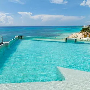 https://smile-at-the-sound-of-the-waves.tulum-hotels.net