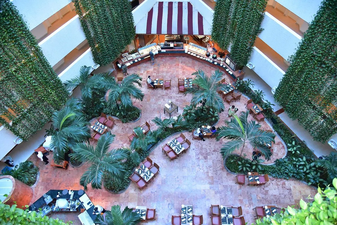 Sunset Royal Hotel Cancun