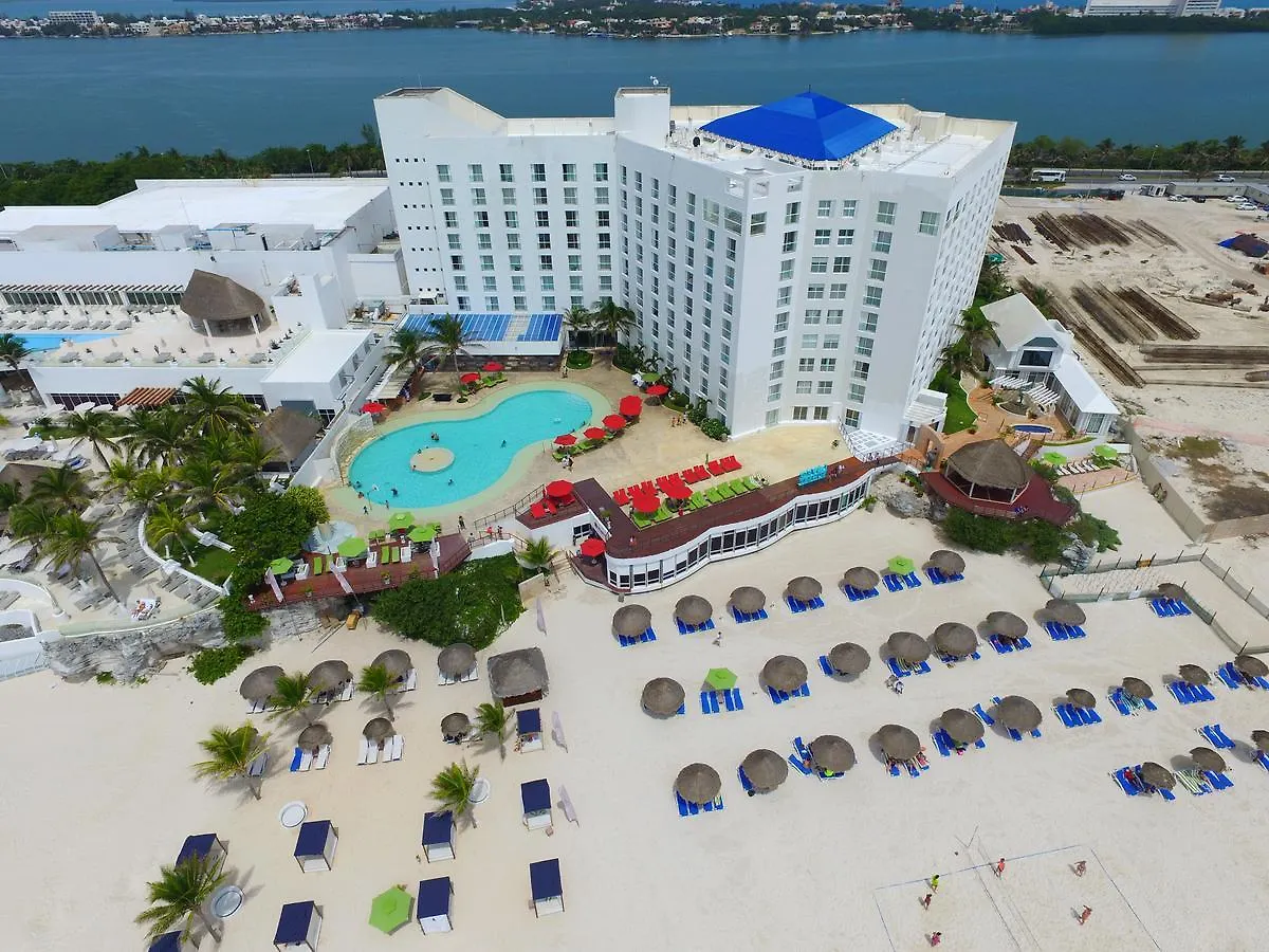 Sunset Royal Hotel Cancun 5*,